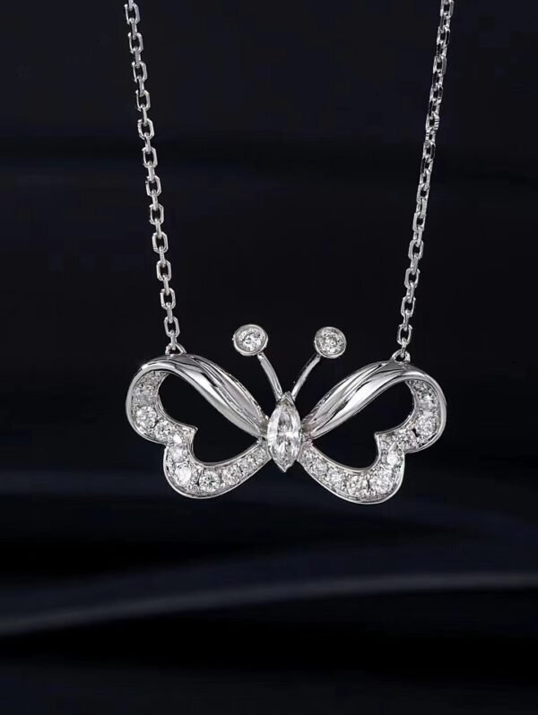 微信图片_20240725104806 SGARIT Fine Jewelry Factory Real 18k White Gold 0.106 Carats Oval Cut Jewellery Romantic White Natural Diamond Butterfly Pendant