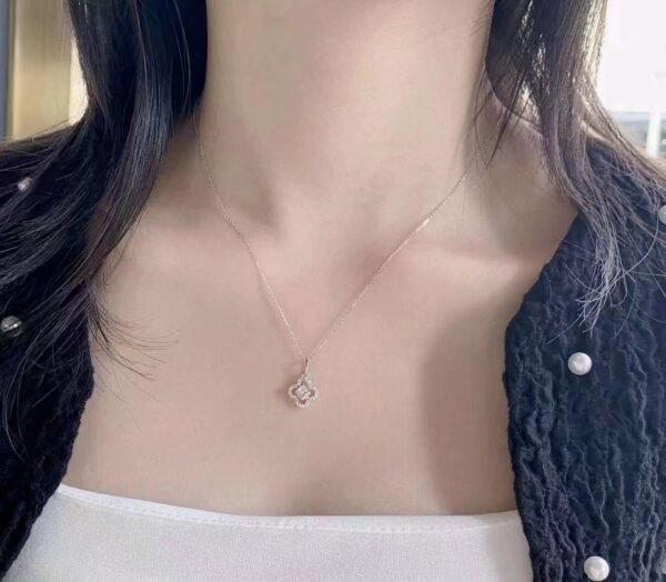 微信图片_202407251049132 SGARIT Fine Jewelry Factory Real 18k White Gold 0.06 Carats Oval Cut Jewellery Romantic Natural Diamond Full T Square Octagon Pendant