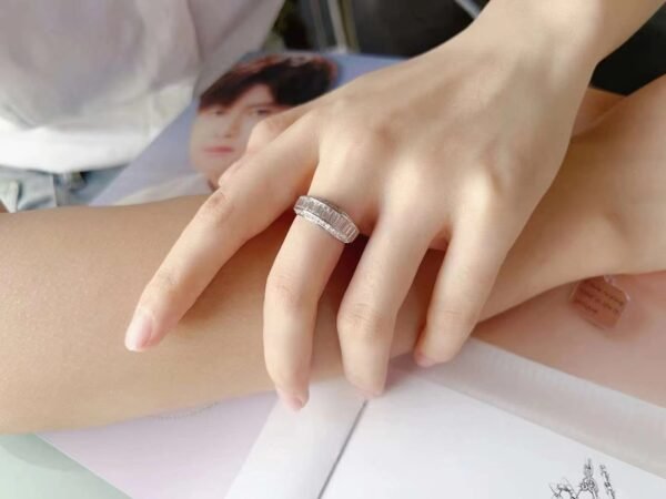 微信图片_20240725104927 SGARIT Fine Jewelry Factory Real 18k White Gold 0.717 Carats Oval Cut Jewellery Romantic Natural Diamond Half Circle Square Ring