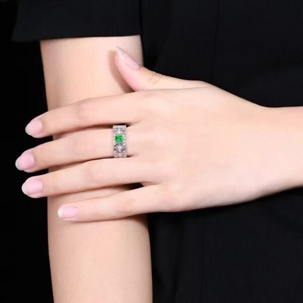 微信图片_202407270939521 SGARIT Fine Jewelry Manufacturers Real 18k White Gold 0.7 Carats Emerald Cut Jewellery Vivid Green Luxury Natural Emerald Gemstone Ring