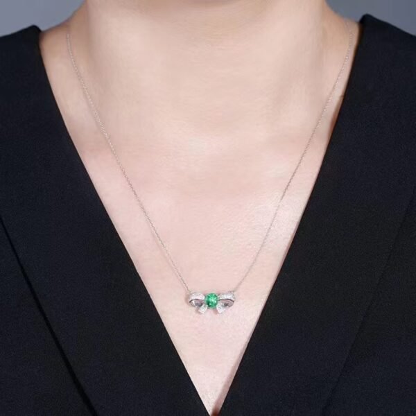 微信图片_202407270943573 Sgarit Fine Jewelry OEM Factory Real 18k White Gold 0.73 Carats Oval Cut Jewellery Vivid Green Luxury Natural Emerald Gemstone Collarbone Chain