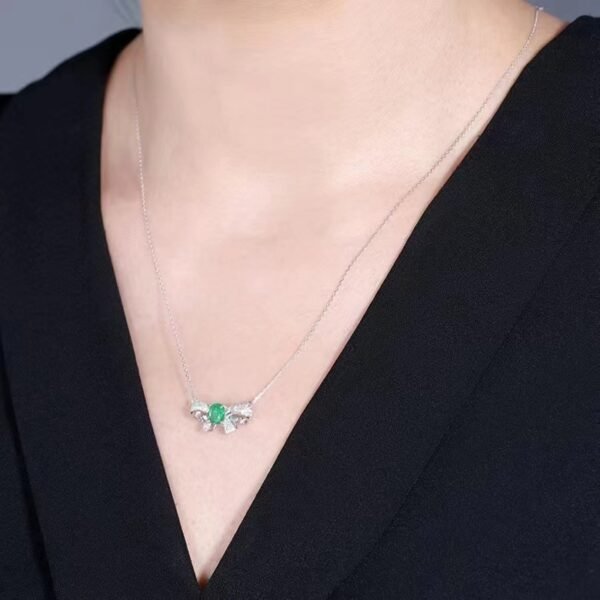 微信图片_202407270943574 Sgarit Fine Jewelry OEM Factory Real 18k White Gold 0.73 Carats Oval Cut Jewellery Vivid Green Luxury Natural Emerald Gemstone Collarbone Chain