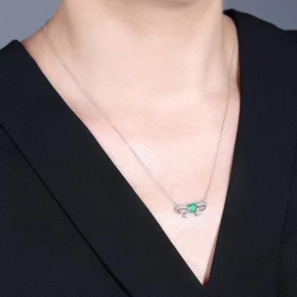 微信图片_202407270943575 Sgarit Fine Jewelry OEM Factory Real 18k White Gold 0.73 Carats Oval Cut Jewellery Vivid Green Luxury Natural Emerald Gemstone Collarbone Chain