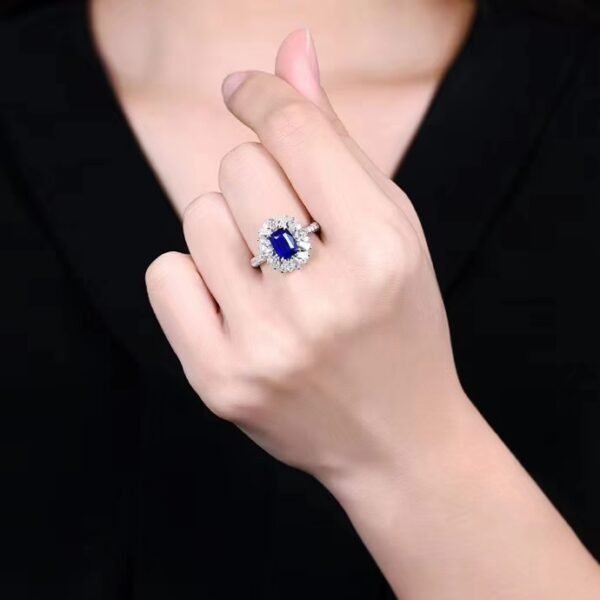 微信图片_20240731102325 SGARIT Fine Jewelry Custom Solid 18k White Gold 2.05 Carats Cushion Cut Jewellery Luxury Natural Gemstone Madagascar Royal Blue Sapphire Ring