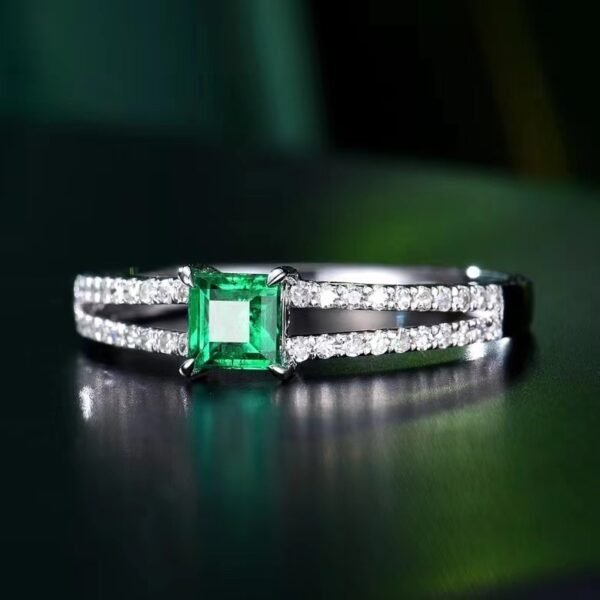 微信图片_20240731102342 SGARIT Fine Jewelry Factory Solid 18k White Gold 0.4 Carats Emerald Cut Jewellery Classic Zambia Vivid Green Engagement Anniversary Natural Gemstone Emerald Ring