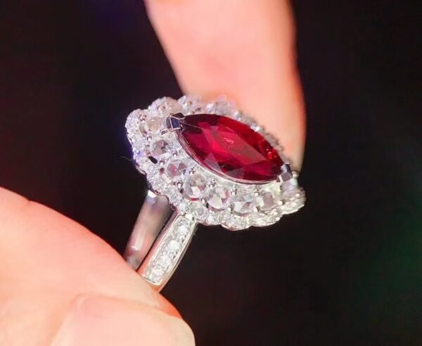 微信图片_202408021005182 SGARIT Fine Jewelry Factory Custom Solid 18k White Gold 1.73 Carats Marquise Cut Jewellery Luxury Horse Eye Shape Natural Gemstone Unburnt Pigeon Red Ruby Ring