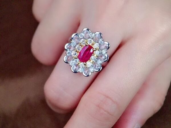 微信图片_202408021005344 SGARIT Fine Jewelry Factory Custom Solid 18k White Gold 1.1 Carats Cushion Cut Jewellery Luxury Super Neon Elegance Natural Gemstone Quality Red Ruby Ring