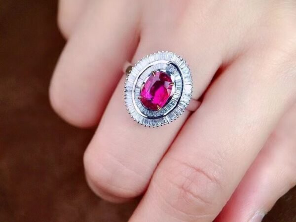 微信图片_202408021005501 SGARIT Fine Jewelry Factory Custom Solid 18k White Gold 1.38 Carats Oval Cut Jewellery Luxury Elegant Noble Natural Gemstone Quality Unburnt Red Ruby Ring