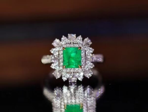 微信图片_20240802100610 SGARIT Fine Jewelry Factory Customized Solid 18k White Gold 1.27 Carats Emerald Cut Jewellery Classic VVG Green Engagement Anniversary Natural Gemstone Emerald Ring