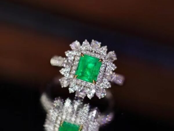 微信图片_202408021006101 SGARIT Fine Jewelry Factory Customized Solid 18k White Gold 1.27 Carats Emerald Cut Jewellery Classic VVG Green Engagement Anniversary Natural Gemstone Emerald Ring