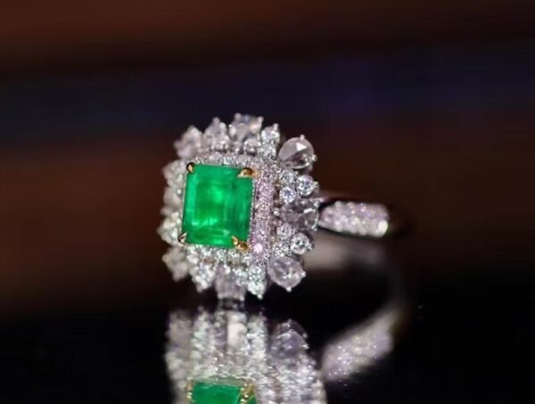 微信图片_202408021006102 SGARIT Fine Jewelry Factory Customized Solid 18k White Gold 1.27 Carats Emerald Cut Jewellery Classic VVG Green Engagement Anniversary Natural Gemstone Emerald Ring