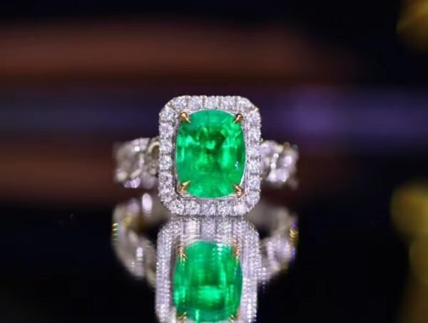 微信图片_202408021006301 SGARIT Fine Jewelry Factory Customized Solid 18k White Gold 3.01 Carats Oval Cut Jewellery Classic Engagement Anniversary VVG Green Natural Gemstone Emerald Ring