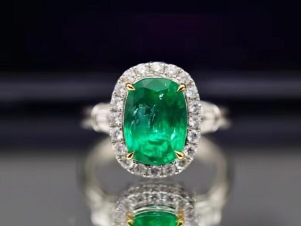 SGARIT Fine Jewelry Factory Customized Solid 18k White Gold 3.62 Carats Cushion Cut Jewellery Classic Engagement Anniversary VVG Green Natural Gemstone Emerald Ring