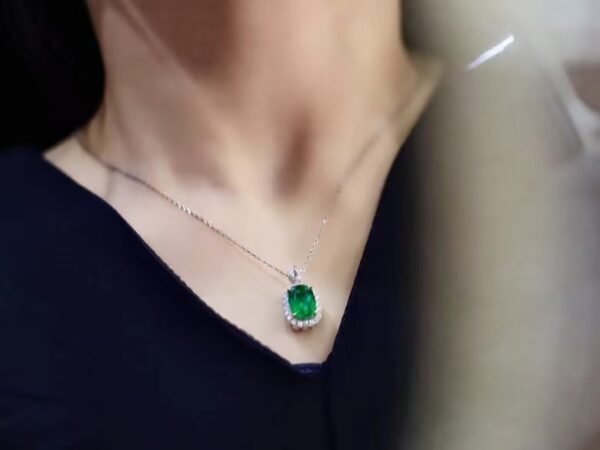 SGARIT Fine Jewelry Factory Customized Solid 18k White Gold 3.62 Carats Cushion Cut Jewellery Classic Engagement Anniversary VVG Green Natural Gemstone Emerald Ring