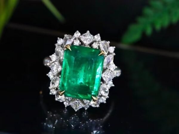 微信图片_202408021007482 SGARIT Fine Jewelry Factory Customized Solid 18k White Gold 4.04 Carats Emerald Cut Jewellery Classic Engagement Anniversary VVG Green Natural Gemstone Emerald Ring