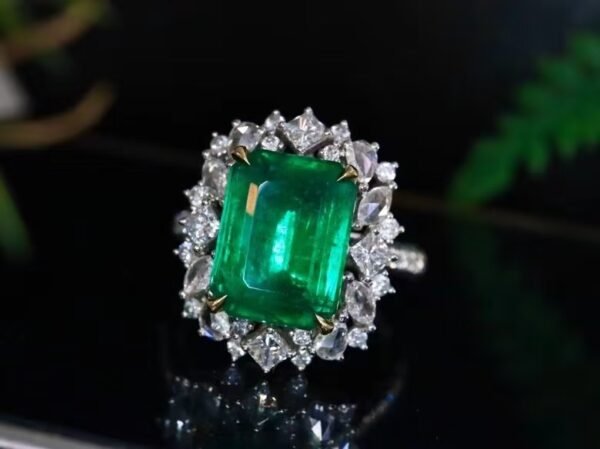 微信图片_202408021007483 SGARIT Fine Jewelry Factory Customized Solid 18k White Gold 4.04 Carats Emerald Cut Jewellery Classic Engagement Anniversary VVG Green Natural Gemstone Emerald Ring
