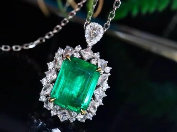 微信图片_202408021007492 SGARIT Fine Jewelry Factory Customized Solid 18k White Gold 4.04 Carats Emerald Cut Jewellery Classic Engagement Anniversary VVG Green Natural Gemstone Emerald Ring