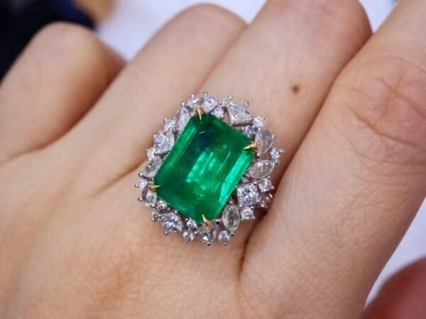 微信图片_202408021007493 SGARIT Fine Jewelry Factory Customized Solid 18k White Gold 4.04 Carats Emerald Cut Jewellery Classic Engagement Anniversary VVG Green Natural Gemstone Emerald Ring