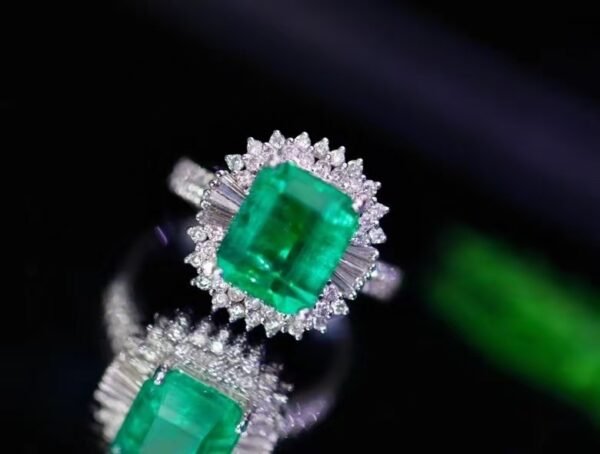 微信图片_202408021008081 SGARIT Fine Jewelry Factory Customized Solid 18k White Gold 3.8 Carats Emerald Cut Jewellery Classic Engagement Anniversary VVG Green Natural Gemstone Emerald Ring