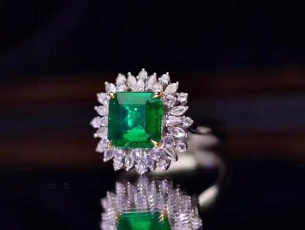 微信图片_202408021008271 SGARIT Fine Jewelry Factory Customized Solid 18k White Gold 3.4 Carats Carre Cut Jewellery Classic Engagement Anniversary VVG Green Natural Gemstone Emerald Ring