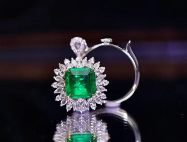 微信图片_202408021008272 SGARIT Fine Jewelry Factory Customized Solid 18k White Gold 3.4 Carats Carre Cut Jewellery Classic Engagement Anniversary VVG Green Natural Gemstone Emerald Ring
