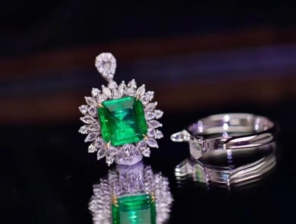 微信图片_202408021008273 SGARIT Fine Jewelry Factory Customized Solid 18k White Gold 3.4 Carats Carre Cut Jewellery Classic Engagement Anniversary VVG Green Natural Gemstone Emerald Ring