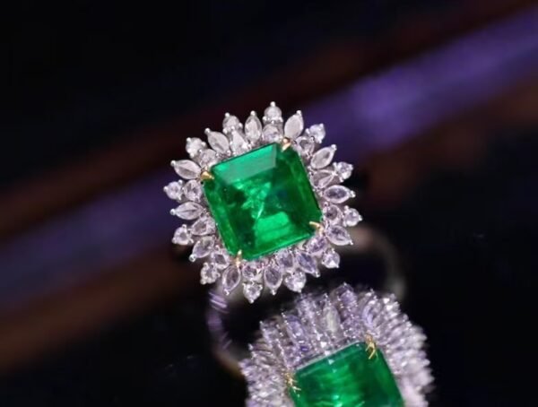 微信图片_202408021008274 SGARIT Fine Jewelry Factory Customized Solid 18k White Gold 3.4 Carats Carre Cut Jewellery Classic Engagement Anniversary VVG Green Natural Gemstone Emerald Ring