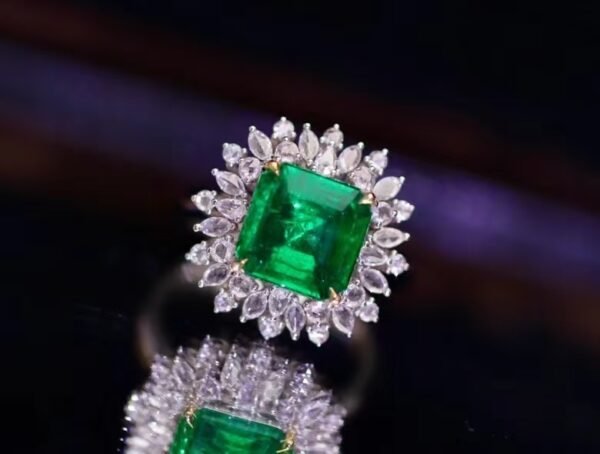 微信图片_20240802100828 SGARIT Fine Jewelry Factory Customized Solid 18k White Gold 3.4 Carats Carre Cut Jewellery Classic Engagement Anniversary VVG Green Natural Gemstone Emerald Ring