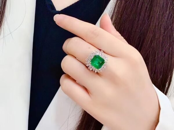微信图片_202408021008282 SGARIT Fine Jewelry Factory Customized Solid 18k White Gold 3.4 Carats Carre Cut Jewellery Classic Engagement Anniversary VVG Green Natural Gemstone Emerald Ring