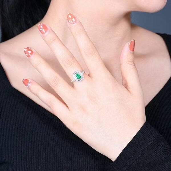 微信图片_202408021013433 SGARIT Fine Jewelry Factory Customized Solid 18k White Gold 0.58 Carats Emerald Cut Jewellery Classic Engagement Anniversary VVG Green Natural Afghanistan Panjshir Gemstone Emerald Ring