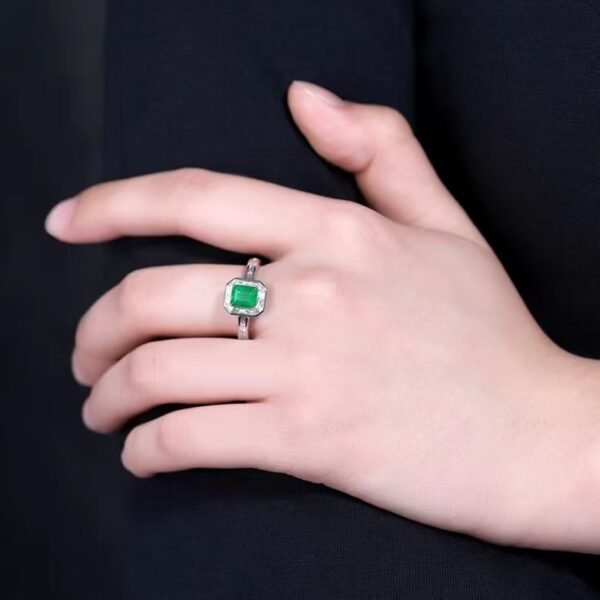 微信图片_202408021014306 SGARIT Fine Jewelry Factory Customized Solid 18k White Gold 1.03 Carats Emerald Cut Jewellery Classic Engagement Anniversary Vivid Green Natural Afghanistan Gemstone Emerald Ring