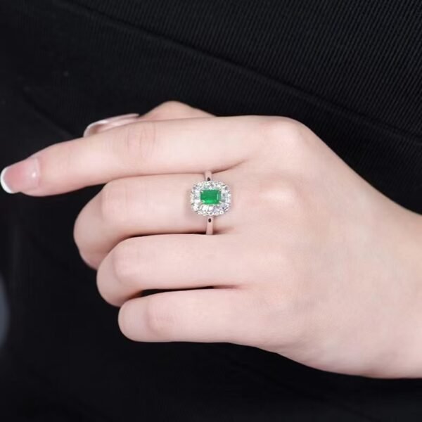 微信图片_202408021014522 SGARIT Fine Jewelry Factory Customized Solid 18k White Gold 0.45 Carats Emerald Cut Jewellery Classic Engagement Anniversary Vivid Green Natural Afghanistan Gemstone Emerald Ring