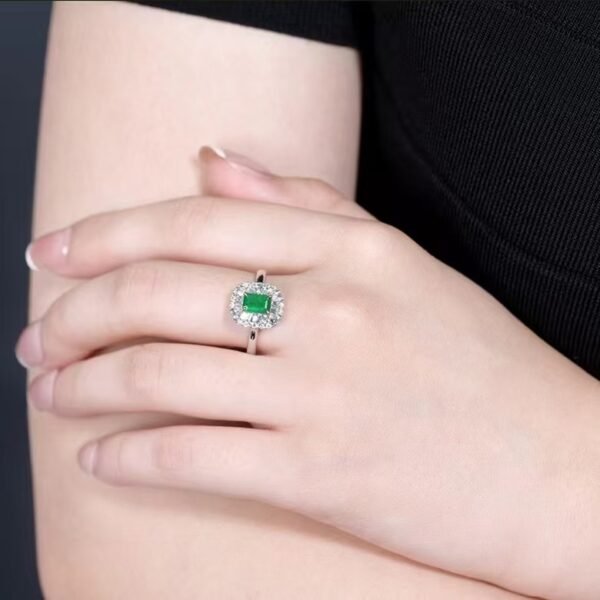 微信图片_202408021014523 SGARIT Fine Jewelry Factory Customized Solid 18k White Gold 0.45 Carats Emerald Cut Jewellery Classic Engagement Anniversary Vivid Green Natural Afghanistan Gemstone Emerald Ring