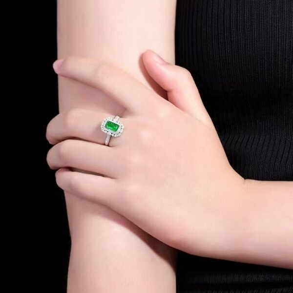 微信图片_202408061021185 SGARIT Fine Jewelry Factory Customized Solid 18k White Gold 0.75 Carats Emerald Cut Jewellery Classic Engagement Anniversary Green Natural Gemstone Emerald Ring