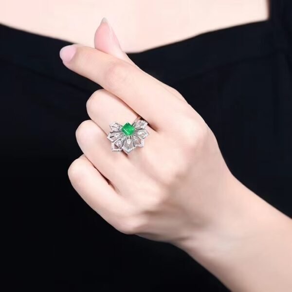 微信图片_202408061024175 SGARIT Fine Jewelry Factory Customized Solid 18k White Gold 0.89 Carats Emerald Cut Jewellery Classic Engagement Anniversary Green Natural Gemstone Emerald Ring