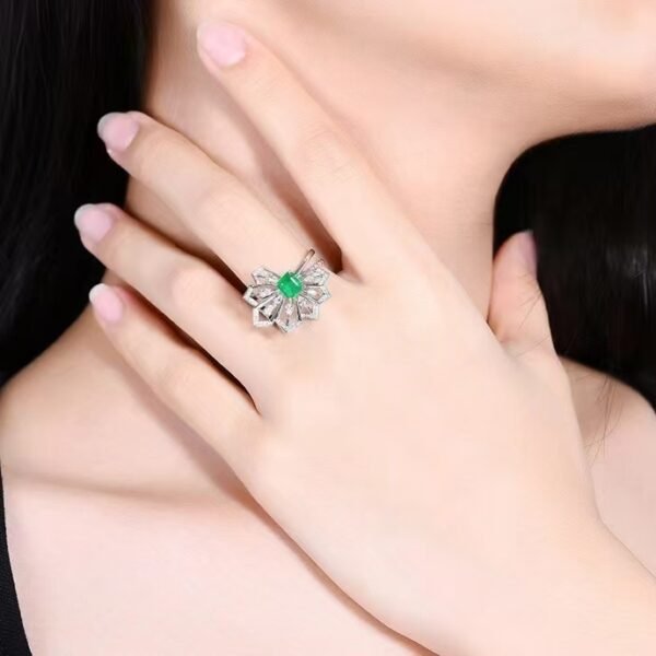 微信图片_20240806102418 SGARIT Fine Jewelry Factory Customized Solid 18k White Gold 0.89 Carats Emerald Cut Jewellery Classic Engagement Anniversary Green Natural Gemstone Emerald Ring