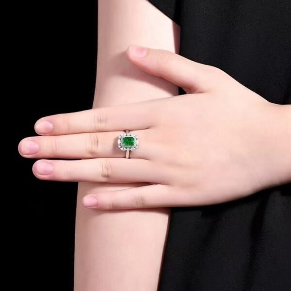 微信图片_202408061026004 SGARIT Fine Jewelry Factory Customized Solid 18k White Gold 1.23 Carats Emerald Cut Jewellery Classic Engagement Anniversary Wharton Green Natural Gemstone Emerald Ring