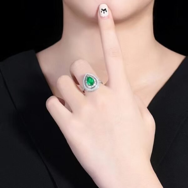 微信图片_202408061026453 SGARIT Fine Jewelry Factory Customized Solid 18k White Gold 1.5 Carats Pear Cut Jewellery Classic Engagement Anniversary Vivid Green Natural Gemstone Emerald Ring