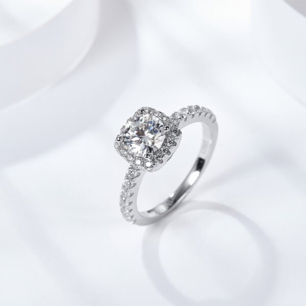 O1CN01X05VYs1g2WEkpjCcI_!!3896764084-0-cib 925 Sterling Silver 3Ct Moissanite Wedding Ring