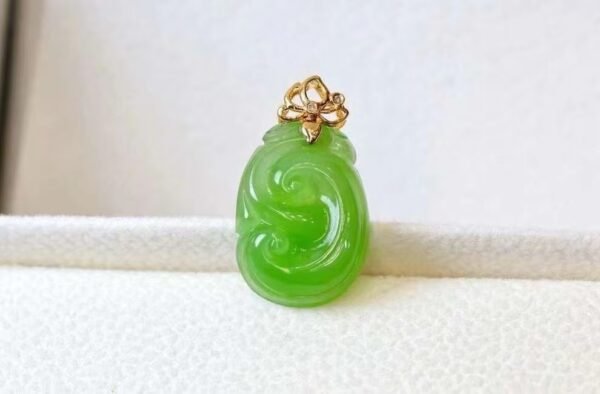 SGARIT Factory 18K Gold Jewellery Natural Nephrite Hetian Jasper Jade Apple Green Pendant Jewelry