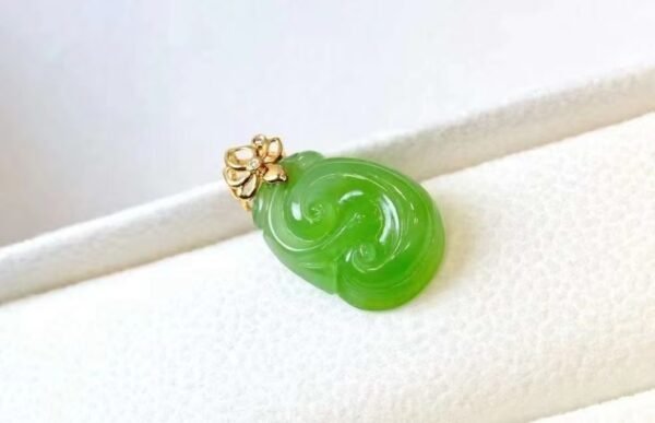 SGARIT Factory 18K Gold Jewellery Natural Nephrite Hetian Jasper Jade Apple Green Pendant Jewelry