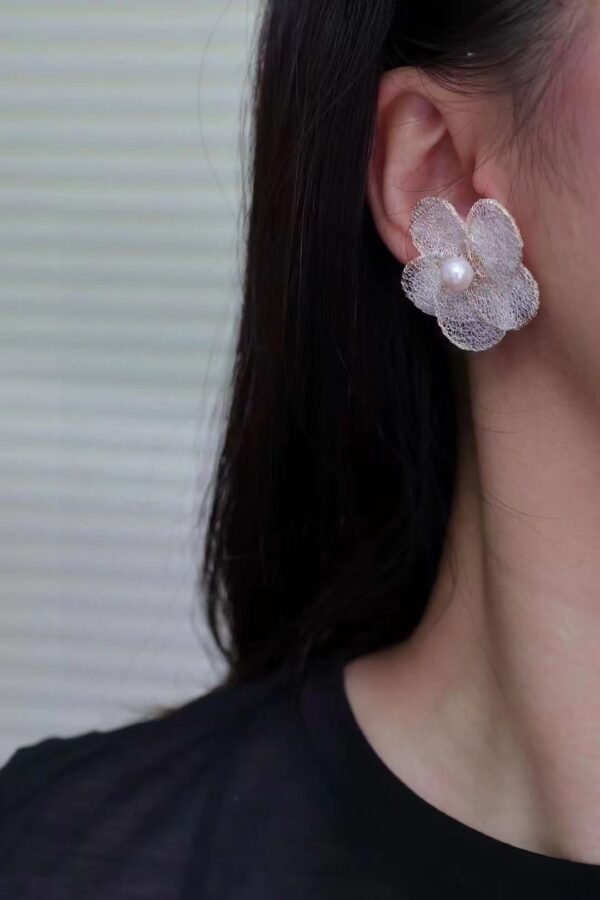 微信图片_202409261528022 Natural Fresh Water Pearl 14K Filled Gold 6mm 7mm Earrings