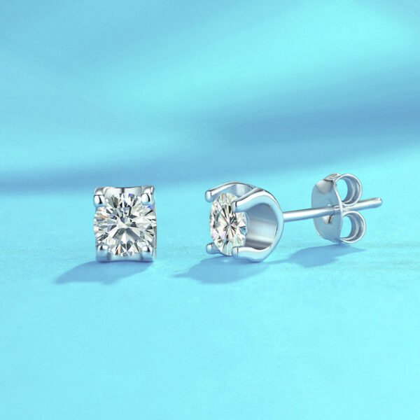 O1CN01rWmus525TsXvOD0jr_!!2217006067528-0-cib S925 Sterling Silver 0.5Ct Mosanite Earrings With Gra Certificate