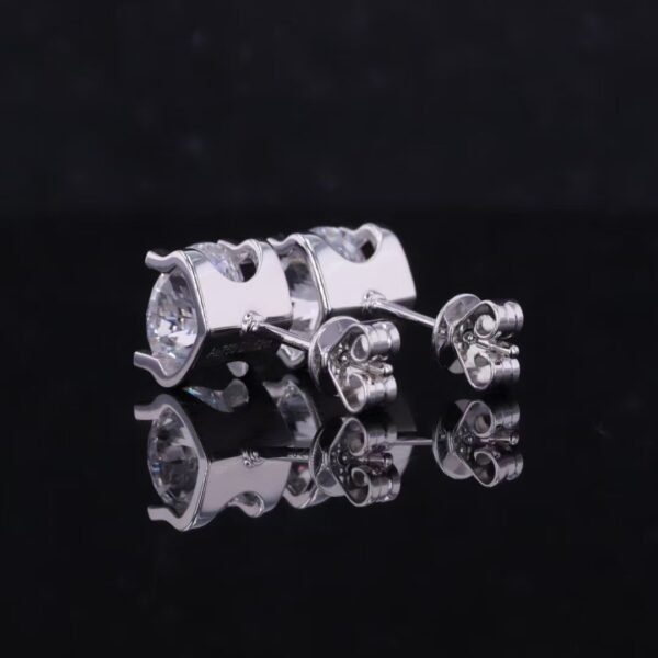18K Gold 2CT One Pair Lab Diamond Earrings