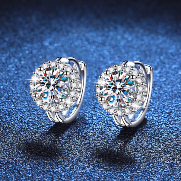 O1CN011v1aD82Br8FKAEJlZ_!!2212409298391-0-cib Sgarit Fashion Jewelry S925 Sterling Silver Round Brilliant Cut 1Ct Moissanite Sunflower Earrings Jewellery
