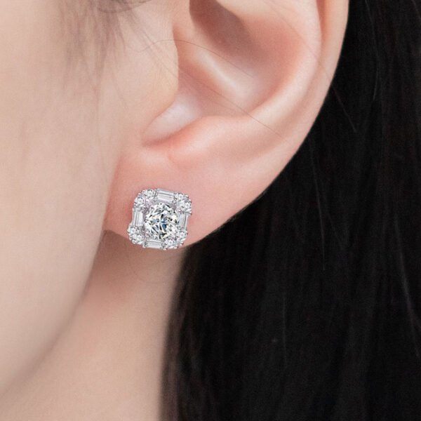 O1CN015FWpU51X2g3ngY0Uk_!!2217197262866-0-cib Sgarit Fashion Jewelry S925 Sterling Silver 1Ct Moissanite Earrings Elegance Jewellery