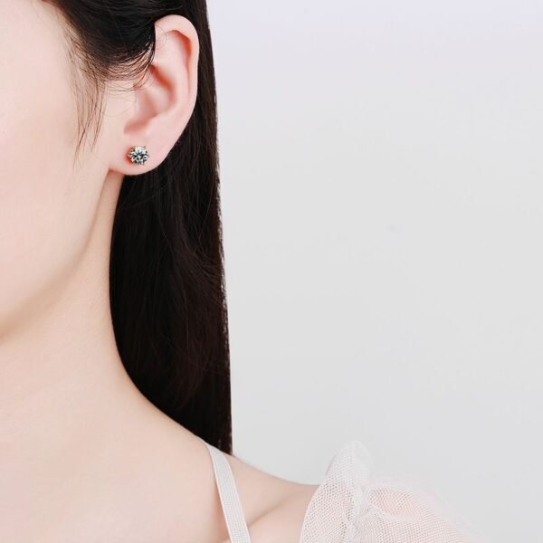 O1CN016XiCNt2Br889EOLH6_!!2212409298391-0-cib Sgarit Fashion Jewelry S925 Sterling Silver Gold Plated Round Cut 1Ct Six Claw Moissanite Earrings Jewellery