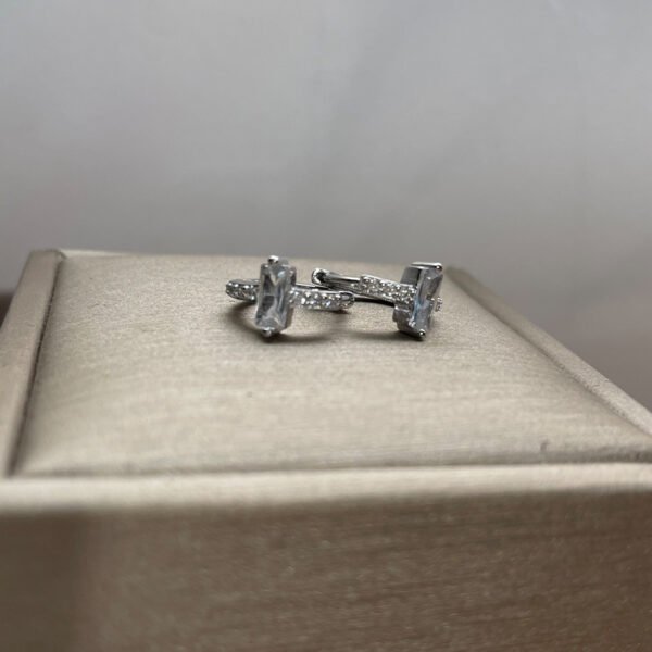 O1CN01BImtYT1iBLEpVnwIH_!!2212762514374-0-cib Sgarit Fashion Jewelry S925 Sterling Silver Rectangle Moissanite Earrings Jewellery
