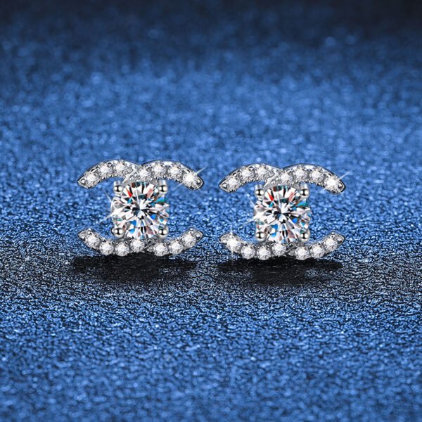 O1CN01Ln6RRM2Br8I4C6P4L_!!2212409298391-0-cib Sgarit Fashion Jewelry S925 Sterling Silver 1Ct Moissanite Earrings Noble Jewellery