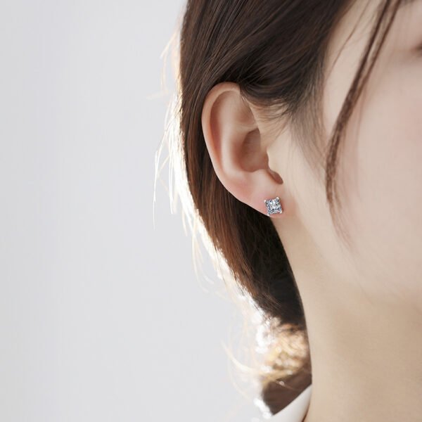 O1CN01PauT722A7VIcs7wIK_!!2217578218156-0-cib Sgarit Fashion Jewelry S925 Sterling Silver 1Ct Pricess Cut Moissanite Star Earrings Classic Jewellery